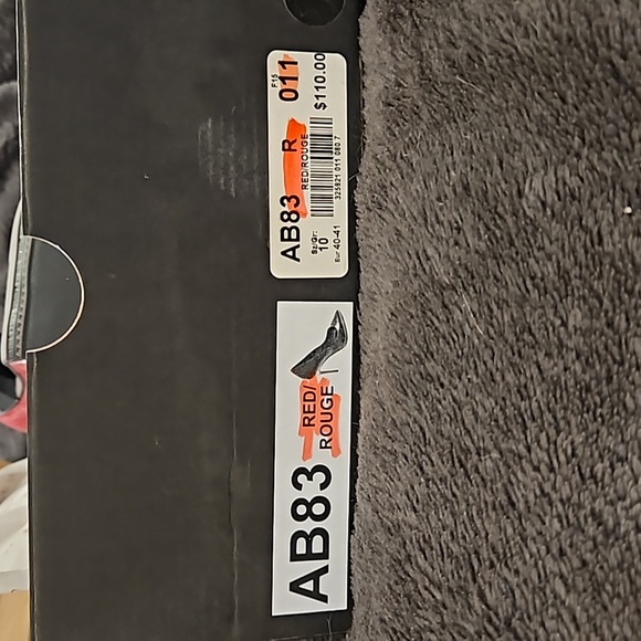 NWT High-heeled red shoes - Picture 3 of 3